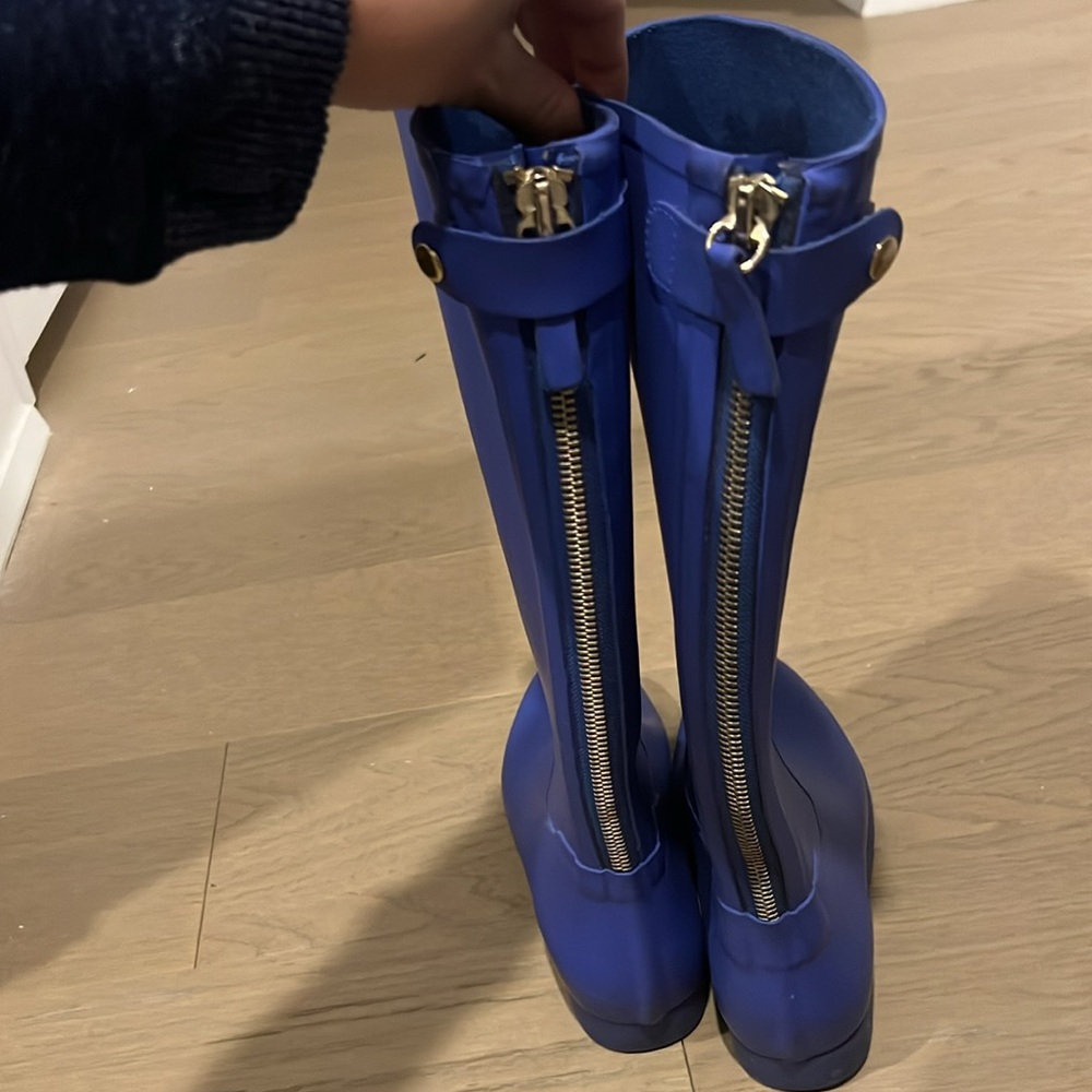 Blue rain boots - Picture 2 of 3